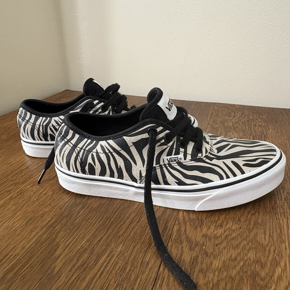 VANS Off the Wall Women's Zebra Print Shoes With Laces Size 8 - Picture 1 of 6